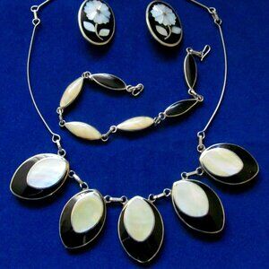 VINTAGE ABALONE MOTHER OF PEARL SILVER TONE NECKLACE EAR RINGS AND BRACELET.
